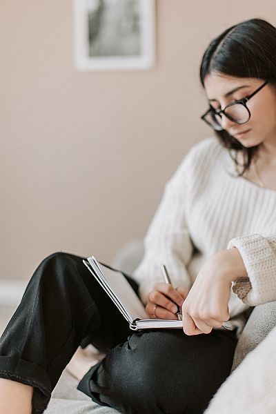 girl studying